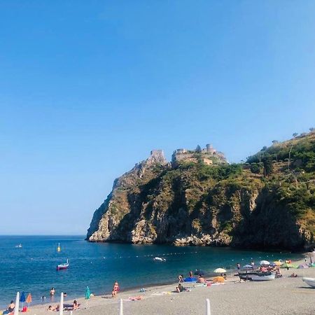 Appartamento Sul Lungomare Di S Alessio SantʼAlessio Siculo Eksteriør bilde